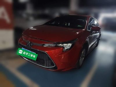 Toyota Corolla, 2024 г., белый, 80 000 км Toyota Levin, 2021 г., красный / фиолетовый, 33 400 км