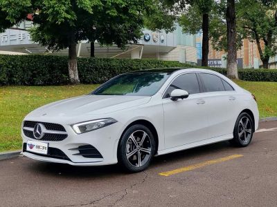 Mercedes-Benz A-Class, 2022 г., белый, 30 000 км Mercedes-Benz A级 2022 A 200 L 运动轿车 комплектация «Стиль»