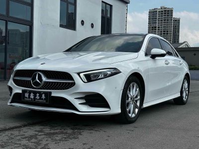 Mercedes-Benz A-Class, 2022 г., белый, 30 000 км Mercedes-Benz A级 2022 A 200 L 运动轿车动感型