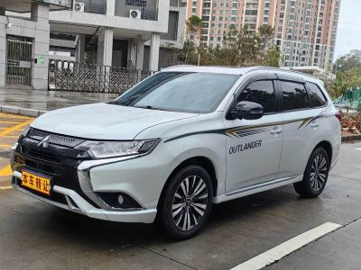 Mitsubishi Outlander, 2021 г., белый, 56 500 км Mitsubishi 欧蓝德, 2021 г., белый, 64 000 км