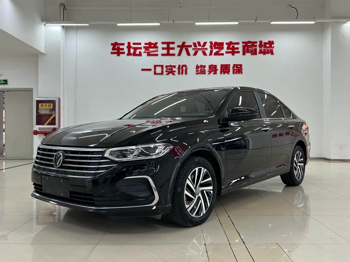 Volkswagen Lavida, 2023 г., чёрный, 80 000 км Volkswagen Lavida 2024 300TSI DSG комплектация «Маньи»