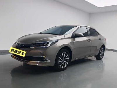 Skoda Superb, 2024 г., чёрный, 8 500 км Toyota 卡罗拉双擎E+, 2022 г., серебристый / серый, 59 600 км