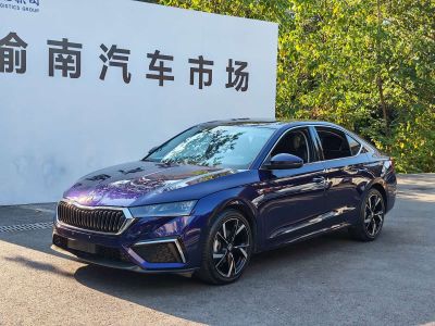Skoda Octavia, 2022 г., красный / фиолетовый, 46 000 км Skoda 明锐, 2024 г., красный / фиолетовый, 14 400 км