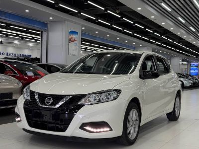 Nissan Sylphy, 2026 г., серебристый / серый, 9 800 км Nissan 骐达TIIDA, 2021 г., белый, 37 000 км