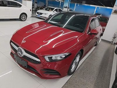 Mercedes-Benz A-Class, 2022 г., белый, 65 000 км Mercedes-Benz A-Class, 2021 г., красный / фиолетовый, 43 200 км