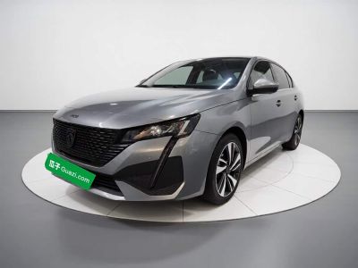 Peugeot 408, 2022 г., серебристый / серый, 50 000 км Peugeot 标致408, 2024 г., серебристый / серый, 28 100 км