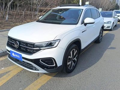 Volkswagen Tayron, 2023 г., белый, 31 400 км Volkswagen Tayron 2023 330TSI одна ведущая ось комплектация «Люкс Plus», исполнение «Цзиньцзе»