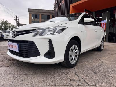 Toyota Vios, 2021 г., белый, 26 100 км Toyota Vios, 2022 г., белый, 32 000 км