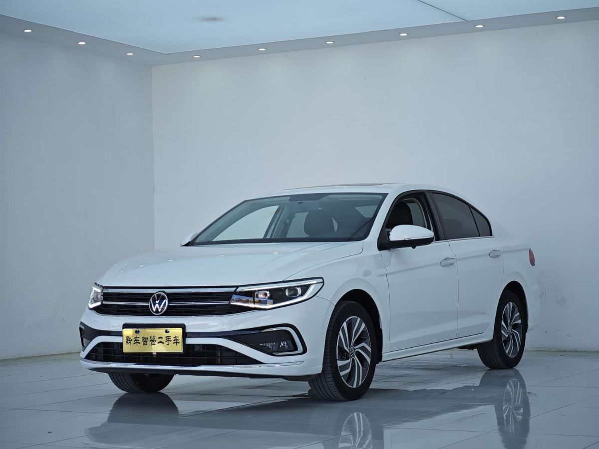 Volkswagen Bora, 2023 г., белый, 45 000 км Volkswagen Bora 2023 200TSI DSG Юэсин версия