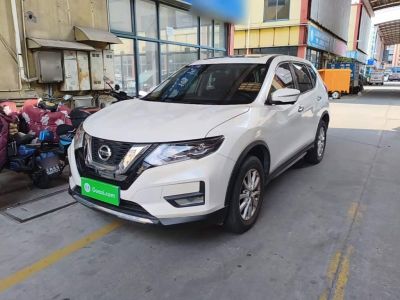 Nissan TIIDA, 2023 г., зелёный, 22 000 км Nissan X-Trail, 2021 г., белый, 21 000 км