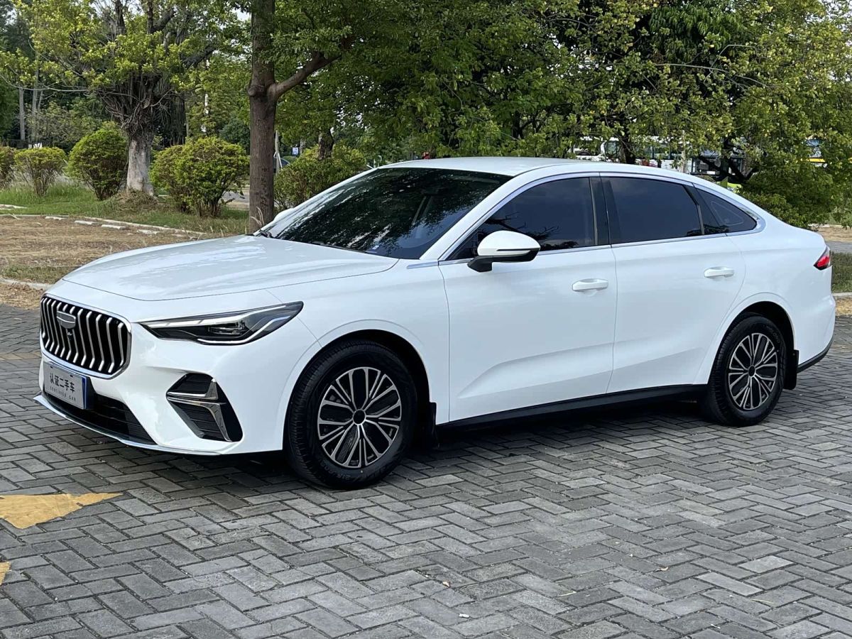 Geely 帝豪, 2025 г., белый, 13 500 км Geely 帝豪, 2025 г., белый, 13 500 км