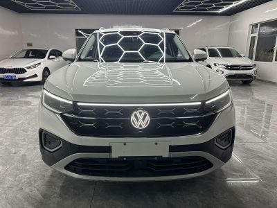 Volkswagen Tayron, 2023 г., белый, 31 400 км Volkswagen Tayron 2023 280TSI одна ведущая ось комплектация «Люкс Plus», исполнение «Цзиньцзе»