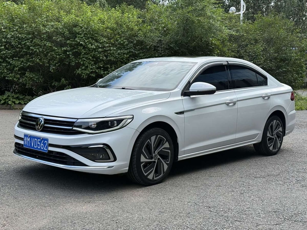 Volkswagen Bora, 2022 г., белый, 72 000 км Volkswagen Bora 2023 280TSI DSG комплектация «Цзуньсин»