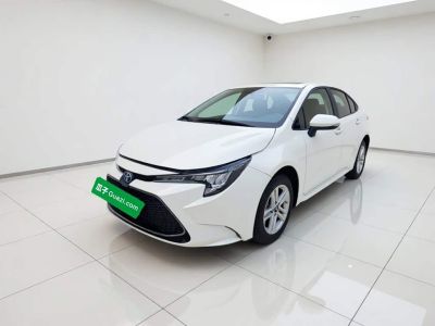 Toyota Levin, 2022 г., чёрный, 52 000 км Toyota Levin, 2023 г., белый, 27 200 км