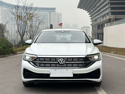 Volkswagen Sagitar, 2022 г., белый, 40 000 км Volkswagen Sagitar 2023 200TSI DSG комплектация «Чаоюэ»