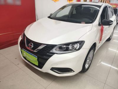 Nissan Sylphy, 2026 г., серебристый / серый, 9 800 км Nissan 骐达TIIDA, 2021 г., белый, 45 800 км