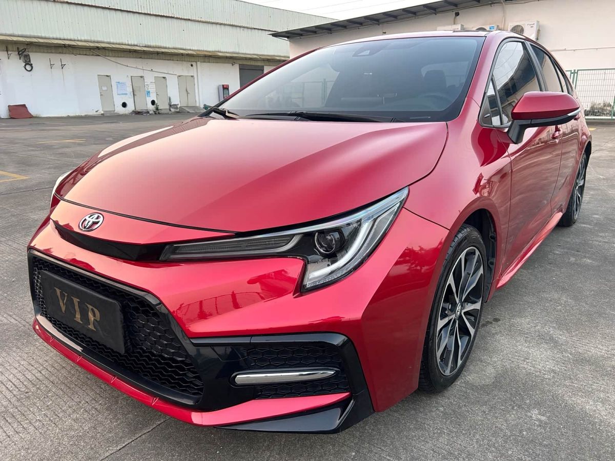 Toyota Levin, 2022 г., красный / фиолетовый, 25 000 км Toyota Levin, 2022 г., красный / фиолетовый, 25 000 км