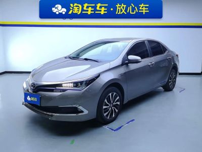 Skoda Superb, 2024 г., чёрный, 8 500 км Toyota 卡罗拉双擎E+, 2021 г., серебристый / серый, 78 900 км