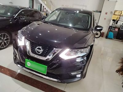 Nissan X-Trail, 2023 г., белый, 28 000 км Nissan X-Trail, 2023 г., чёрный, 28 800 км