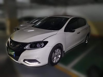 Nissan Sylphy, 2026 г., серебристый / серый, 9 800 км Nissan 骐达TIIDA, 2021 г., белый, 36 200 км