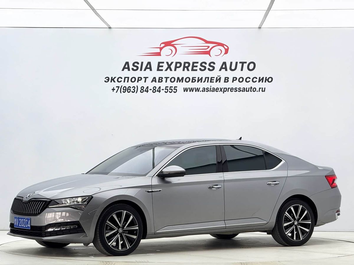 Skoda Superb, 2023 г., серебристый / серый, 18 000 км Skoda 速派, 2023 г., серебристый / серый, 18 000 км