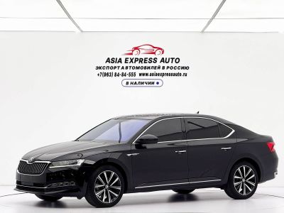 Skoda Superb, 2024 г., белый, 37 000 км Skoda 速派, 2024 г., чёрный, 38 000 км