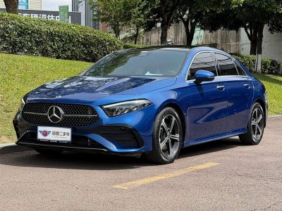 Mercedes-Benz A-Class, 2023 г., красный / фиолетовый, 20 600 км Mercedes-Benz A-Class, 2023 г., синий, 58 000 км