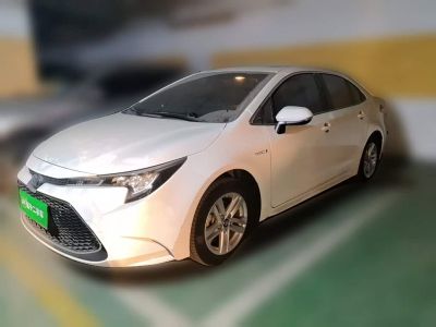 Toyota Levin, 2022 г., чёрный, 52 000 км Toyota Levin, 2023 г., белый, 16 000 км