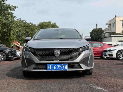 Peugeot 408, 2022 г., серебристый / серый, 50 000 км Peugeot 标致408, 2022 г., серебристый / серый, 50 800 км