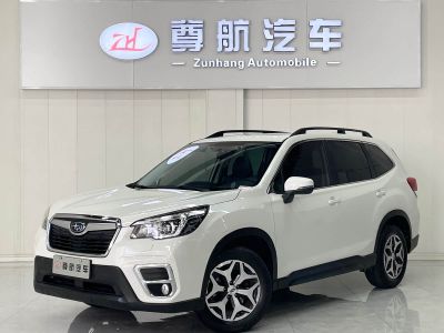 Subaru 森林人, 2021 г., белый, 40 000 км Subaru 森林人, 2022 г., белый, 28 000 км