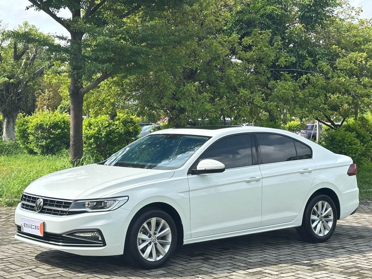 Volkswagen Bora, 2022 г., белый, 55 000 км Volkswagen Bora 2021 280TSI DSG Элита Чжилянь версия