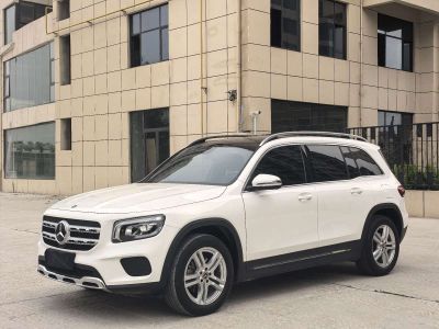Mercedes-Benz GLB, 2021 г., чёрный, 64 000 км Mercedes-Benz 奔驰GLB, 2022 г., белый, 37 000 км