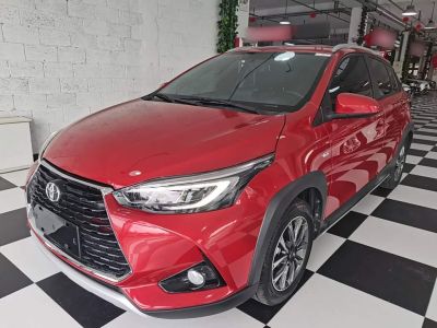 Toyota Yaris L (Чжисюань), 2023 г., белый, 8 900 км Toyota Yaris L (Чжисюань), 2023 г., красный / фиолетовый, 40 300 км