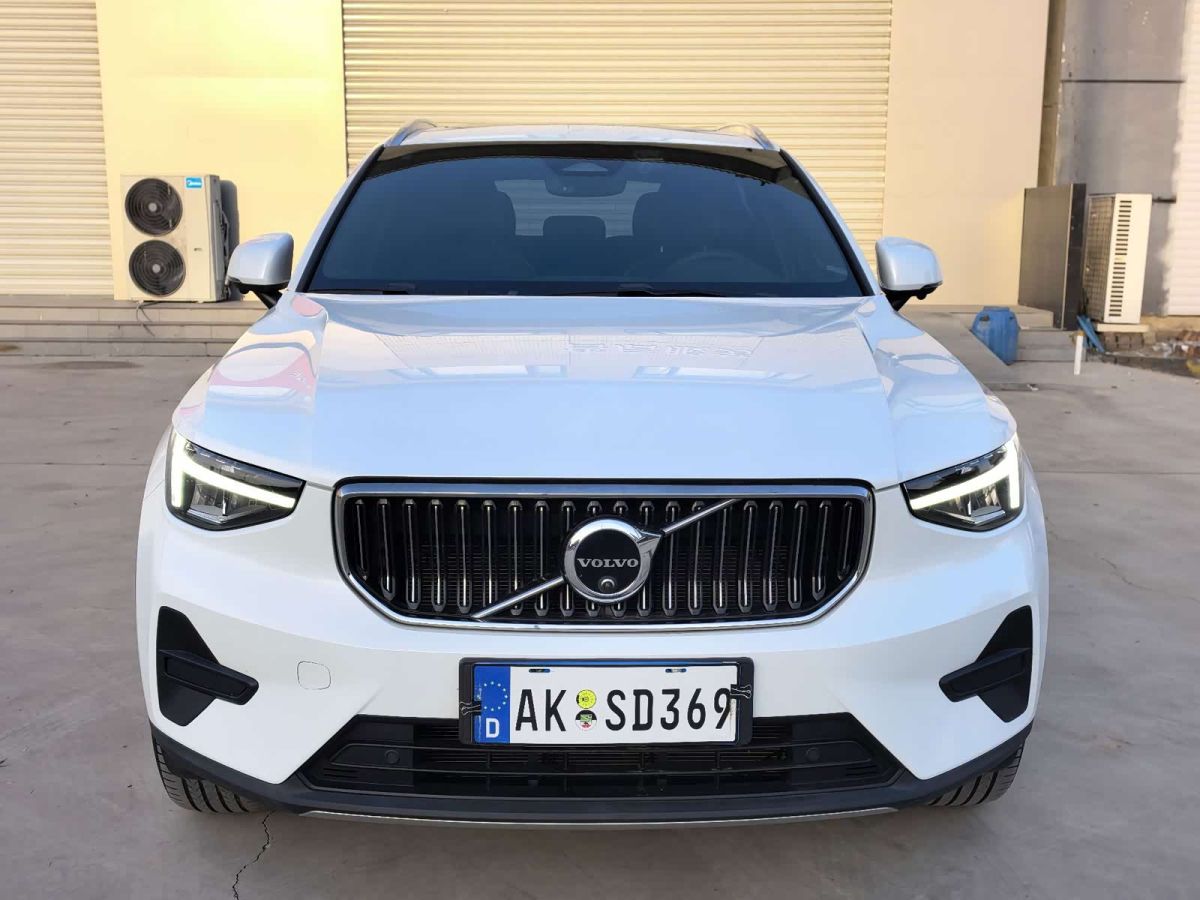 Volvo 沃尔沃XC40, 2023 г., белый, 45 000 км Volvo 沃尔沃XC40, 2023 г., белый, 45 000 км