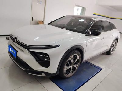 Citroen 凡尔赛C5 X, 2022 г., серебристый / серый, 64 200 км Citroen 凡尔赛C5 X, 2023 г., белый, 24 800 км