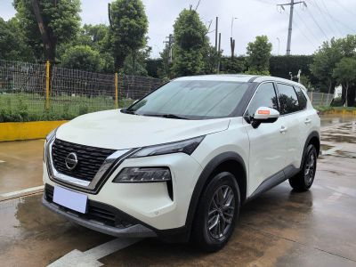 Nissan X-Trail, 2022 г., белый, 54 500 км Nissan X-Trail, 2023 г., белый, 23 000 км