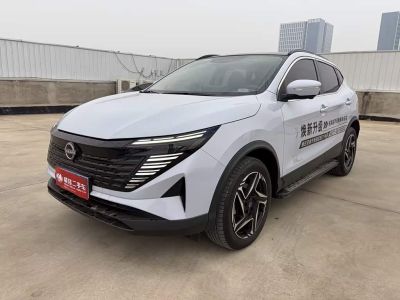 Nissan Qashqai, 2024 г., белый, 18 000 км Nissan 逍客, 2024 г., серебристый / серый, 11 900 км