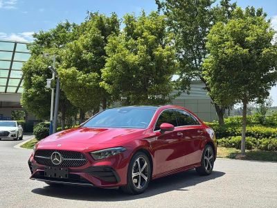 Mercedes-Benz A-Class, 2024 г., красный / фиолетовый, 28 000 км Mercedes-Benz A-Class, 2024 г., красный / фиолетовый, 28 000 км