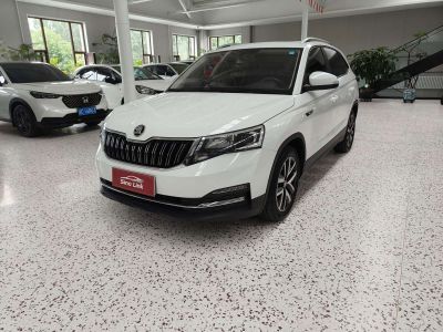 Skoda Kamiq, 2022 г., жёлтый / оранжевый, 25 800 км Skoda 柯米克, 2023 г., белый, 17 400 км
