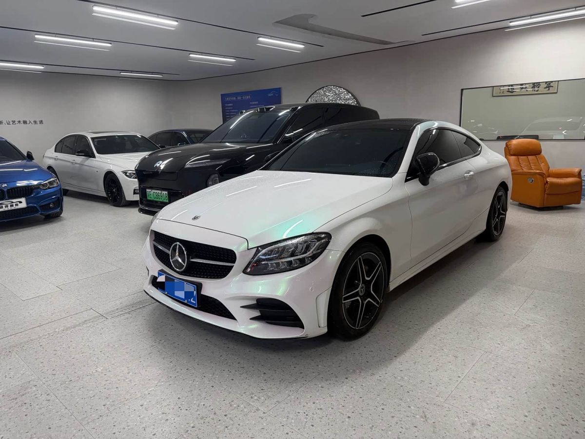 Mercedes-Benz C-Class (импортная версия для Китая), 2023 г., белый, 29 000 км Mercedes-Benz C-Class (импортная версия для Китая) 2023 C 260 轿跑车