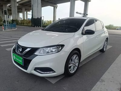 Nissan TIIDA, 2021 г., красный / фиолетовый, 51 000 км Nissan 骐达TIIDA, 2022 г., белый, 42 800 км
