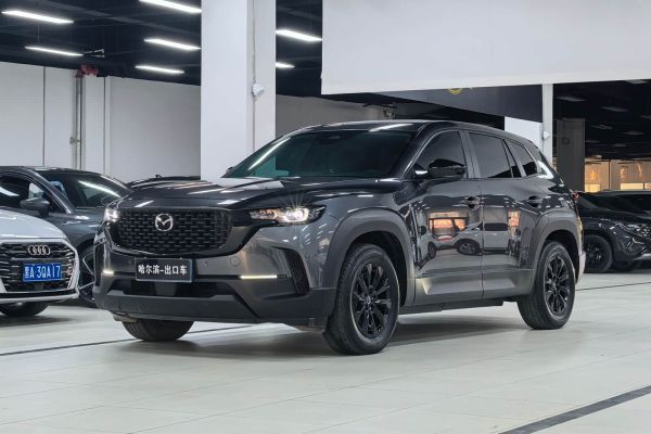 Toyota Corolla, 2023 г., серебристый / серый, 27 200 км Mazda 马自达CX-50行也, 2023 г., серебристый / серый, 37 000 км