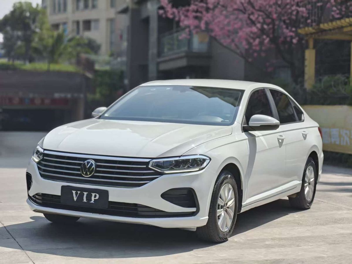 Volkswagen Lavida, 2024 г., белый, 61 000 км Volkswagen Lavida 2024 1.5L автомат Дэи версия