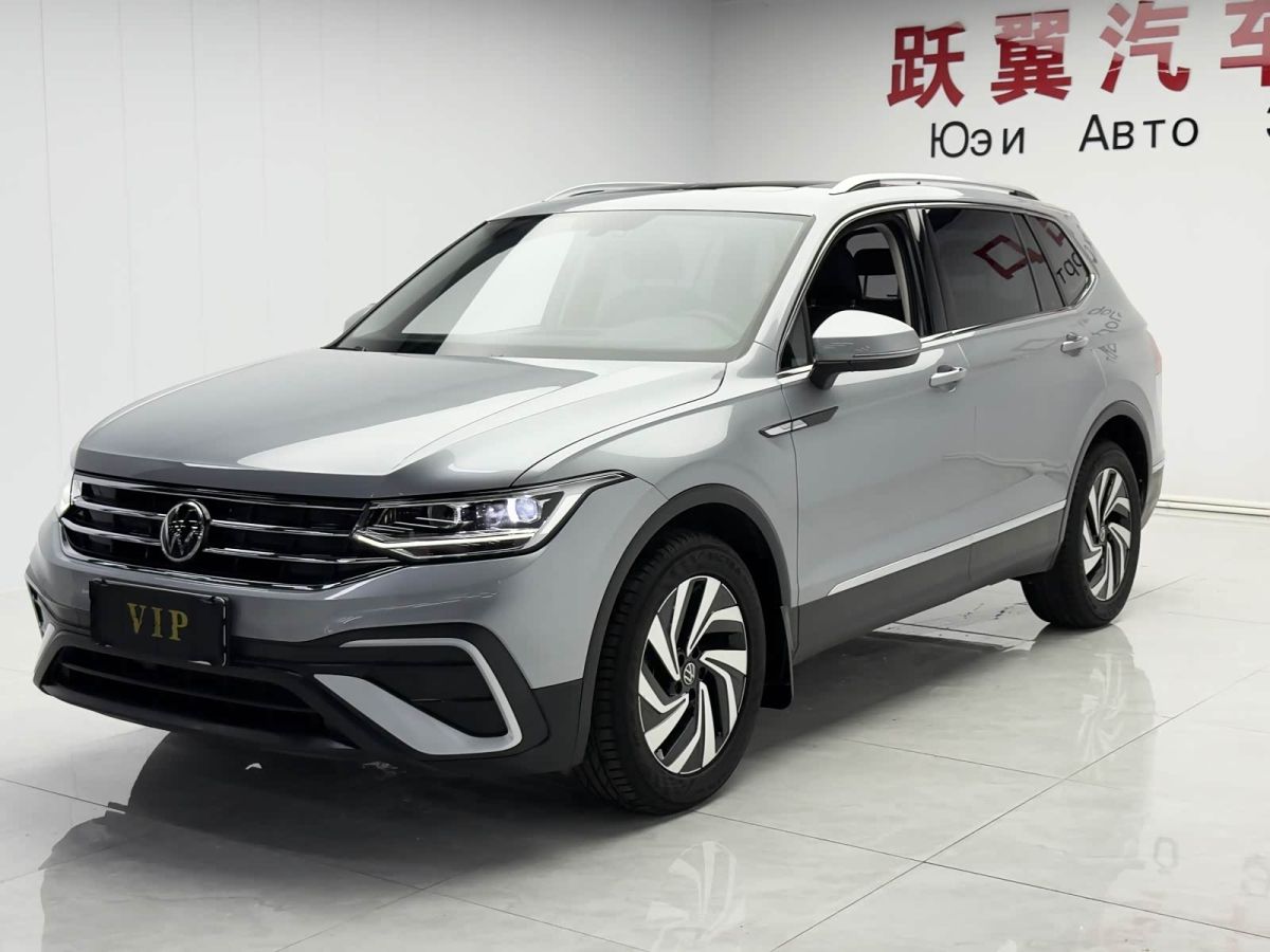 Volkswagen Tiguan L, 2023 г., серебристый / серый, 17 000 км Volkswagen Tiguan L 2023 280TSI автомат одна ведущая ось ограниченная серия «Чаочуан»