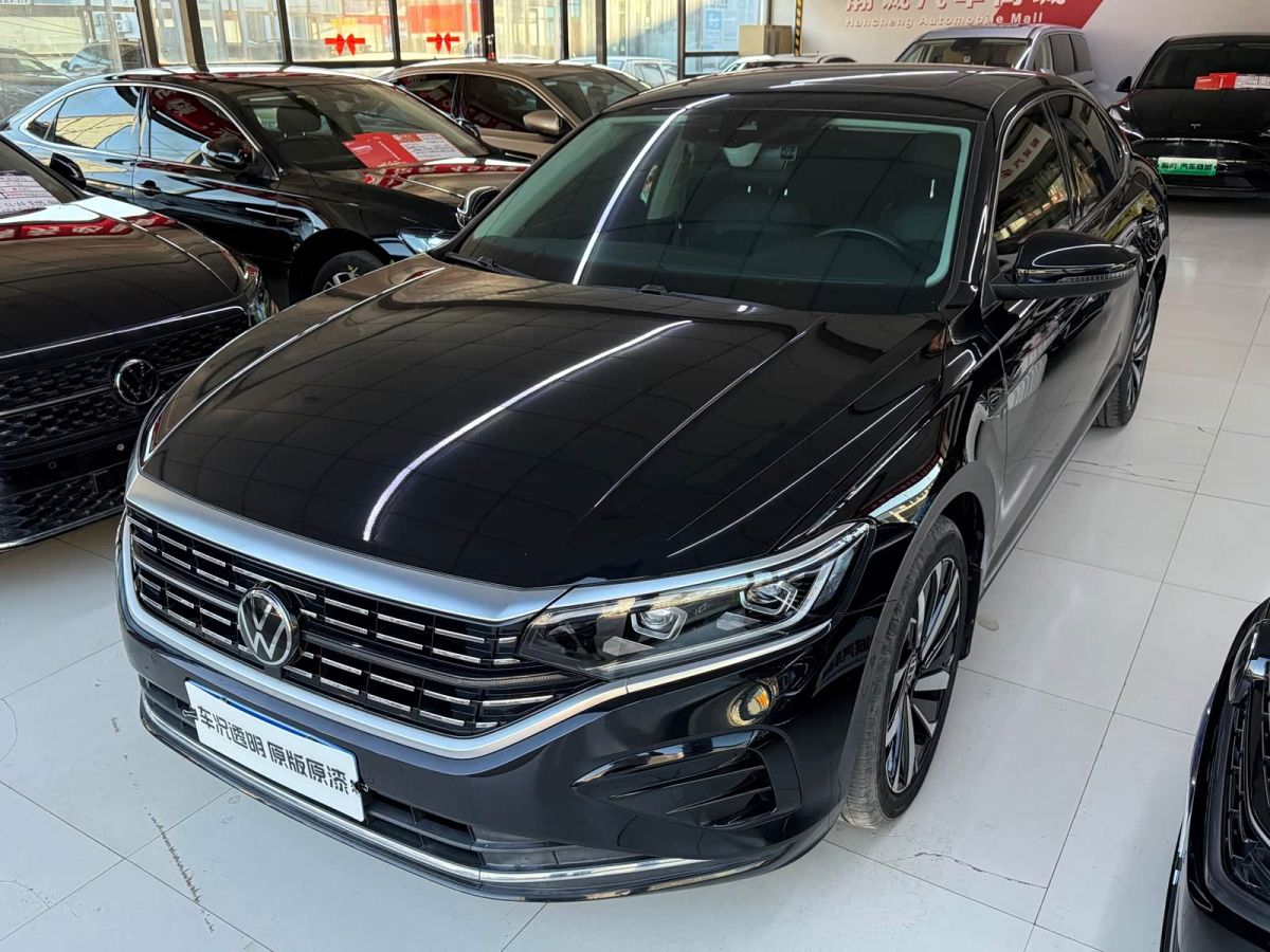 Volkswagen Passat, 2022 г., чёрный, 60 500 км Volkswagen Passat 2022 380TSI Люкс
