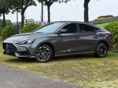 MG 5, 2023 г., белый, 78 900 км MG 5, 2023 г., серебристый / серый, 40 000 км