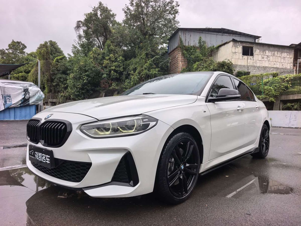 BMW 1 серия, 2021 г., белый, 66 000 км BMW 1 серия 2021 125i пакет M Sport, исполнение «Ночь»