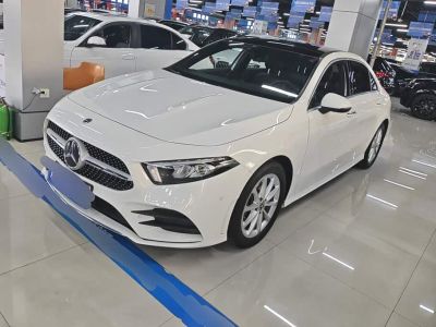 Mercedes-Benz A-Class, 2022 г., белый, 30 000 км Mercedes-Benz A级 2022 A 200 L 运动轿车动感型