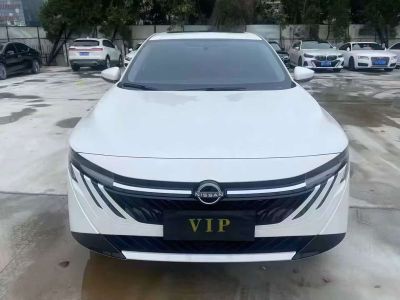 Nissan Sylphy, 2025 г., белый, 40 000 км Nissan Sylphy, 2026 г., белый, 12 000 км