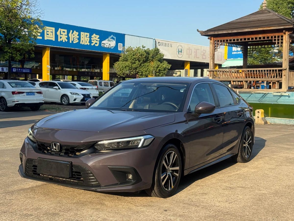 Honda Civic, 2023 г., красный / фиолетовый, 38 000 км Honda Civic, 2023 г., красный / фиолетовый, 38 000 км
